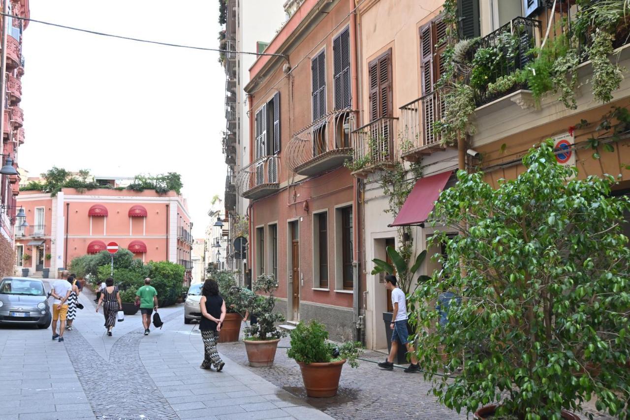 Zenflamingo Mini Monolocale Apartment Cagliari Luaran gambar