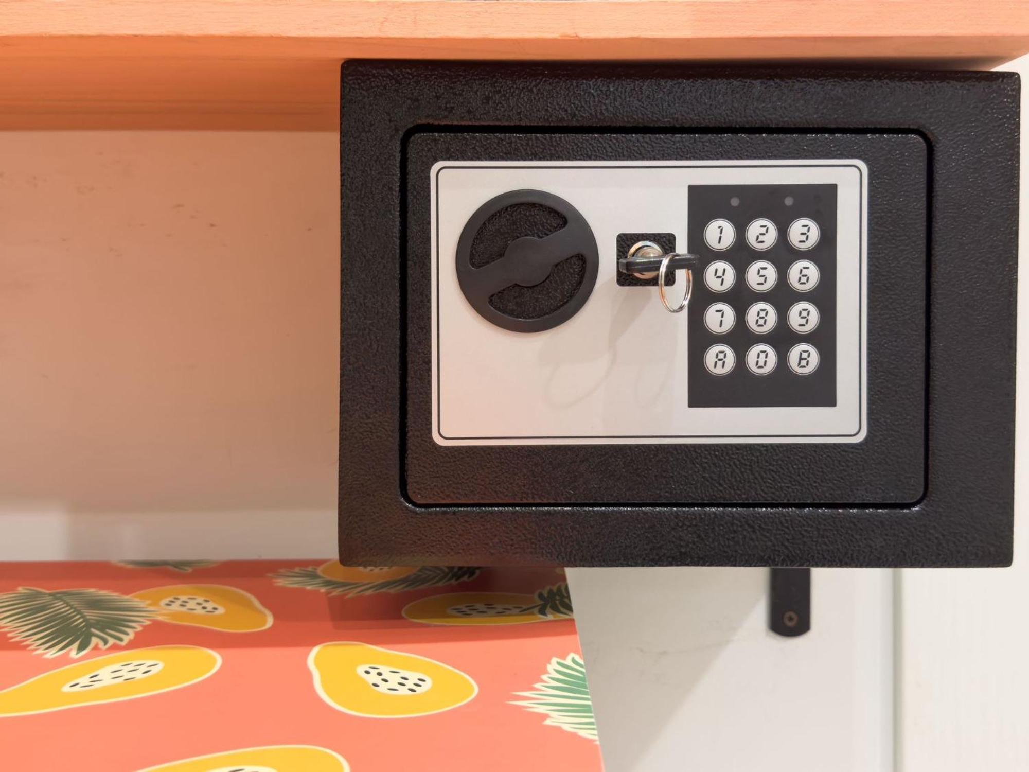 Zenflamingo Mini Monolocale Apartment Cagliari Luaran gambar